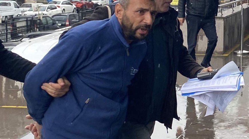 Bayrağı çöpe attı, 'vatan hainleri' diye paylaşım yaptı