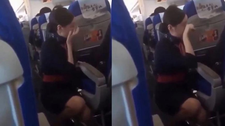 Uçakta akılalmaz olay! Hostes diz çöküp ağladı: 'Sırtına tekme atmak istiyorum'
