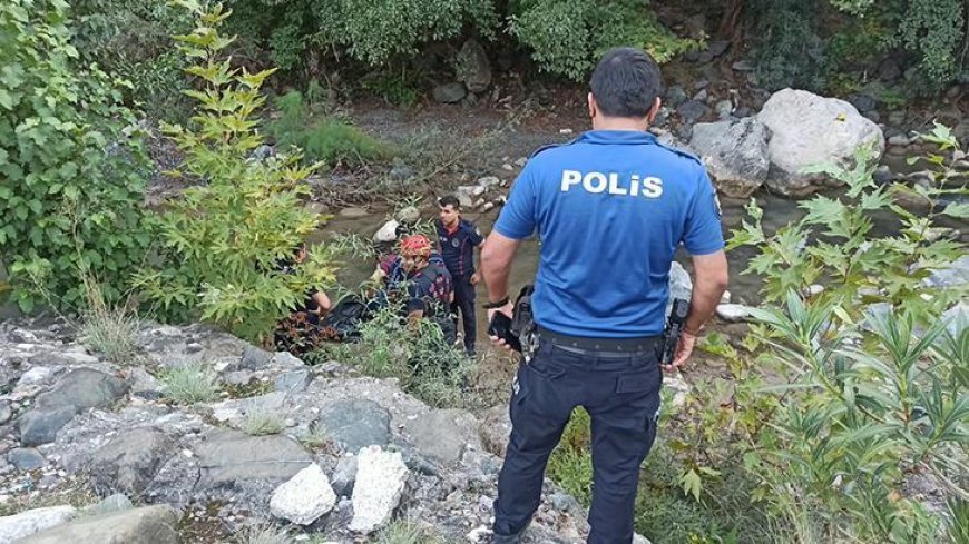 Karaçay Deresi'nde dehşete düşüren manzara! Yoldan geçenler fark etti: Dere yatağında erkek cesedi bulundu