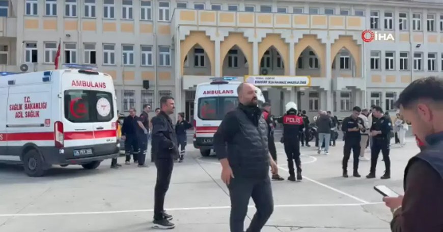Esenyurt'taki bir lisede bıçaklı kavga