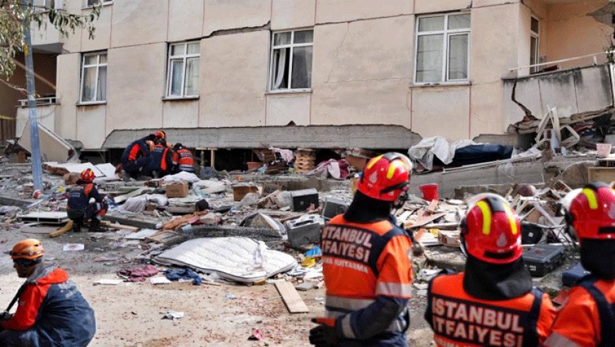 İstanbul'da çöken bina sonrası gözaltılar başladı