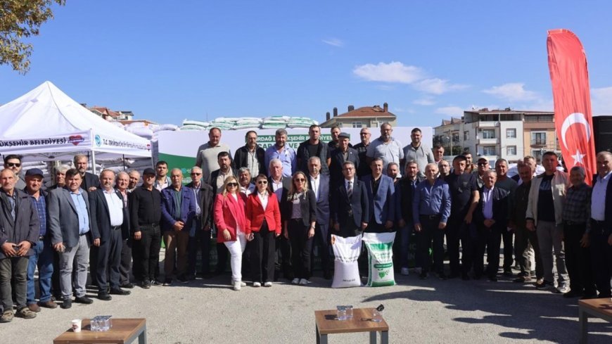 Tekirdağ Büyükşehir Belediyesi'nden üreticiye tohum desteği
