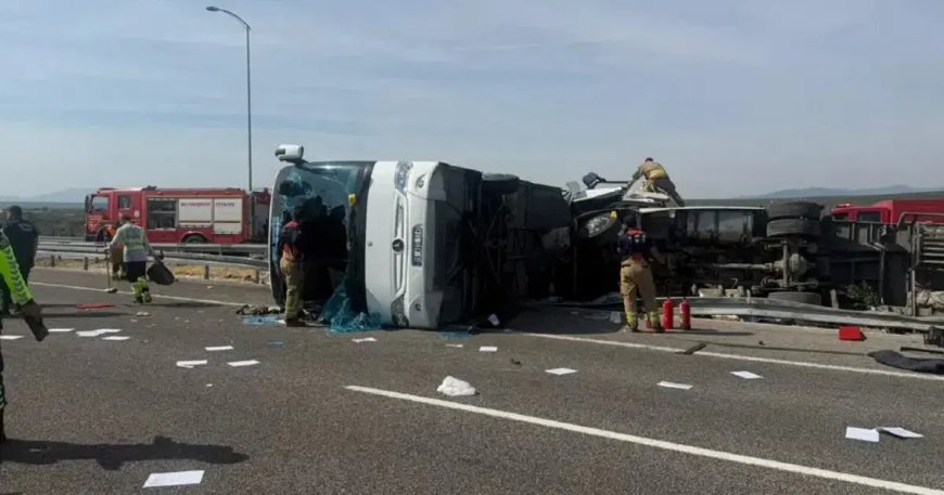 Manisa'da 11 kişinin öldüğü kaza anı kamerada