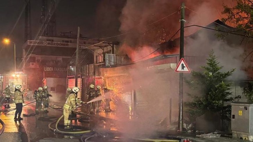 Esenyurt’ta yorgan imalathanesi alev alev yandı