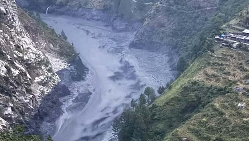 Mahsur kalmışlardı: Nepal'de 300'den fazla dağcı kurtarıldı