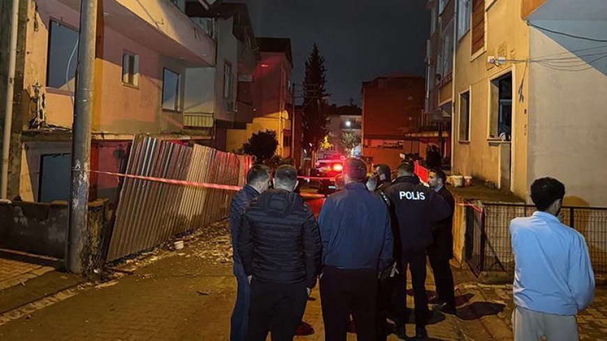 Kocaeli'de metruk binanın balkonu yıkıldı! Bir bina tedbiren boşaltıldı