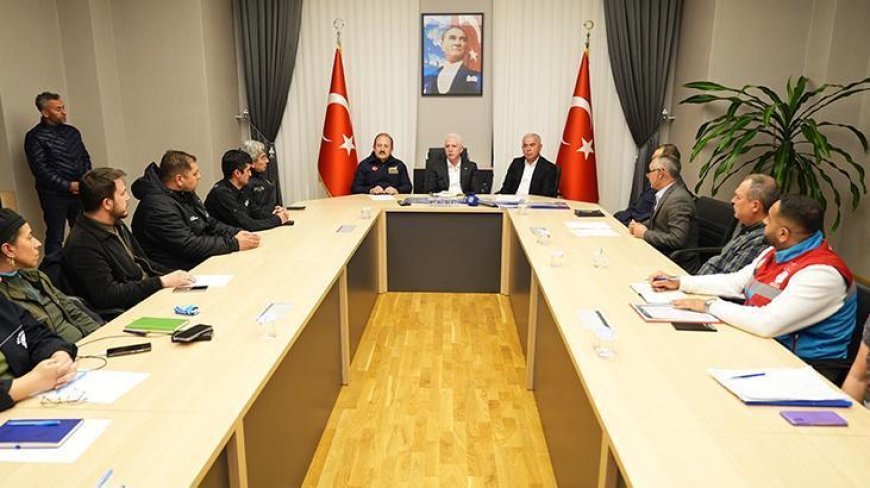 İstanbul Valisi Gül, Şile'de acil afet koordinasyon ekibiyle bir araya geldi