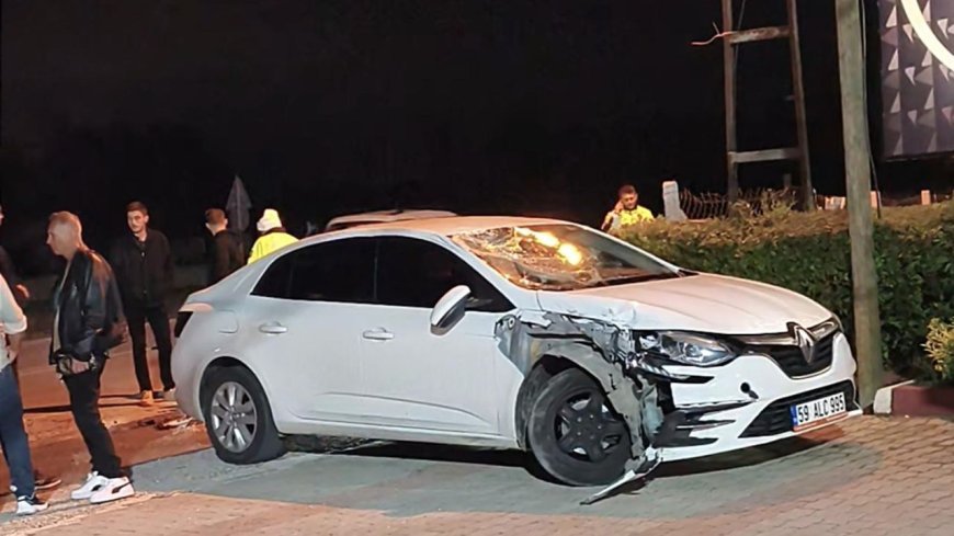 Saray'da otomobil ile motosiklet çarpıştı; 1 yaralı