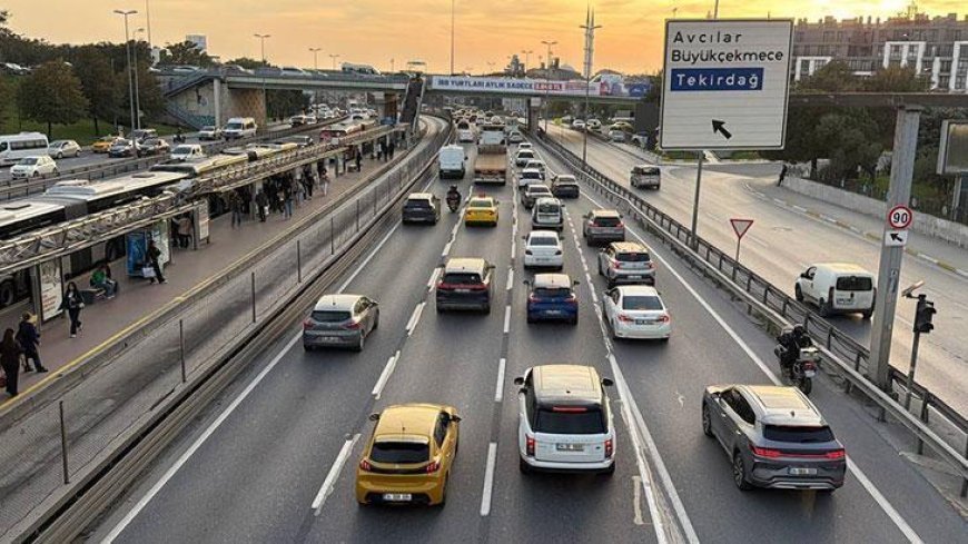 İstanbul'da akşam saatlerinde trafik kilit! Yoğunluk yüzde 83'e çıktı