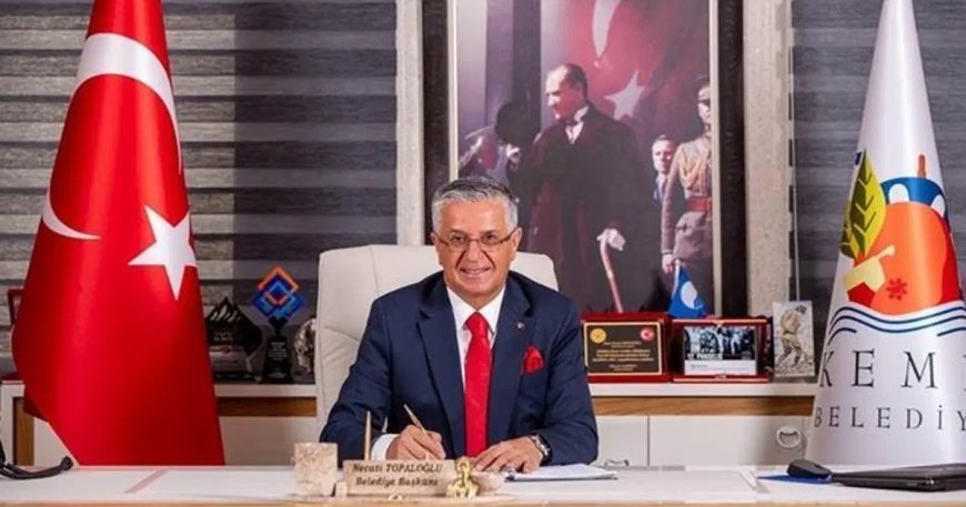 Kemer Belediye Başkanı Topaloğlu ve 8 meclis üyesi CHP'den istifa etti