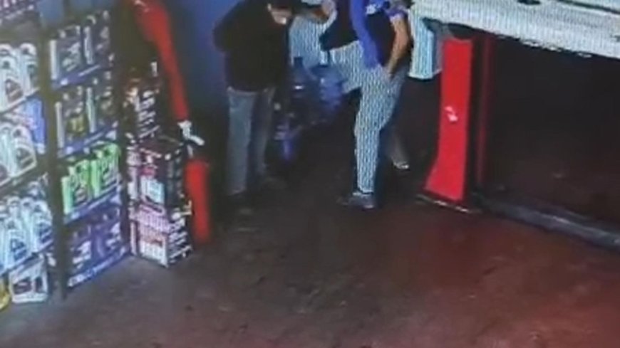 MESEM öğrencisini oto tamirhane işletmecisi tekme tokat darbetti; o anlar kamerada