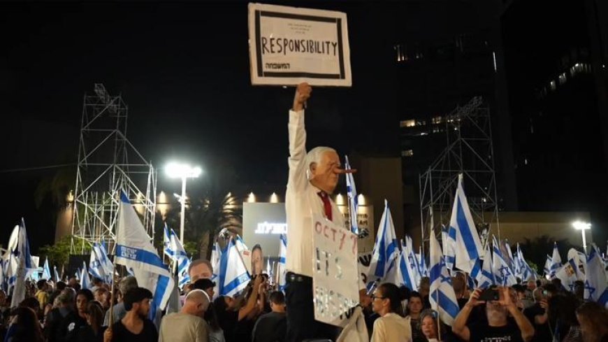 İsrail'de seçim öncesi fırtına! On binlerce Netanyahu muhalifi Tel Aviv'de toplandı