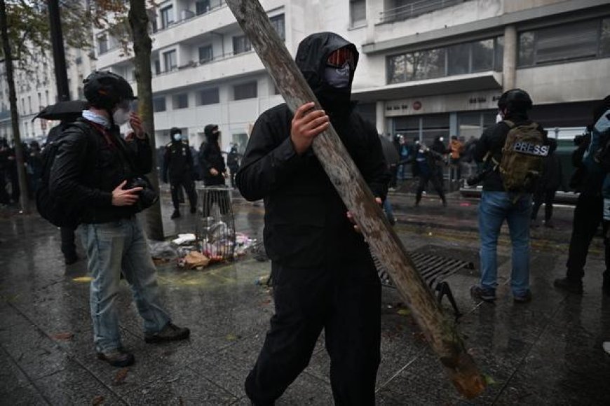 Fransa’da kaos: Sokaklar yanıyor! İşte çarpıcı görüntüler