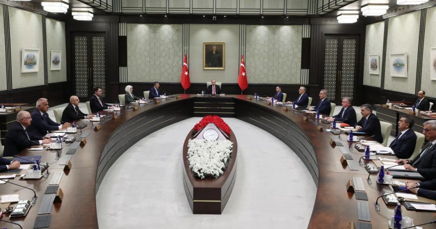 Kabine yarın toplanıyor. Ana gündem fon soruşturması