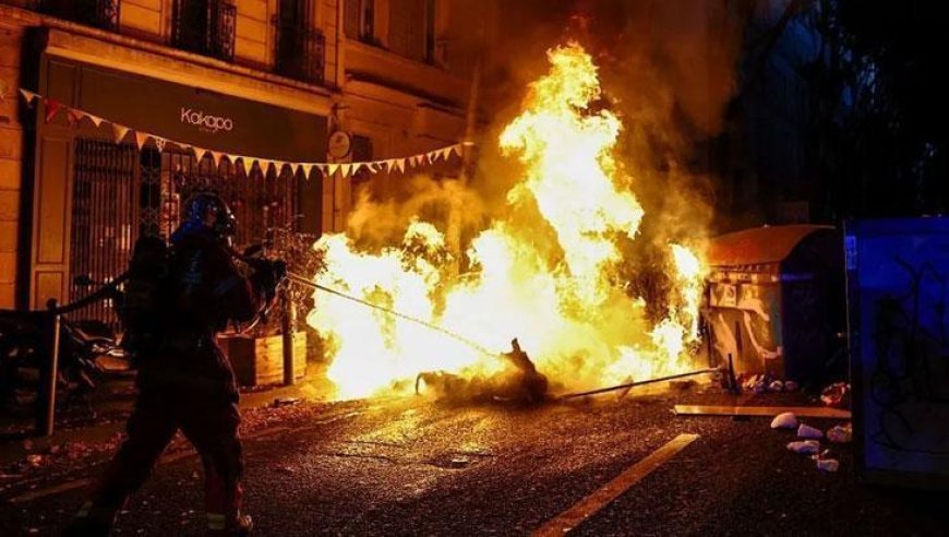 Sarı Yelekliler Fransa’yı salladı: 1314 gözaltı, yangınlar ve yağmalama