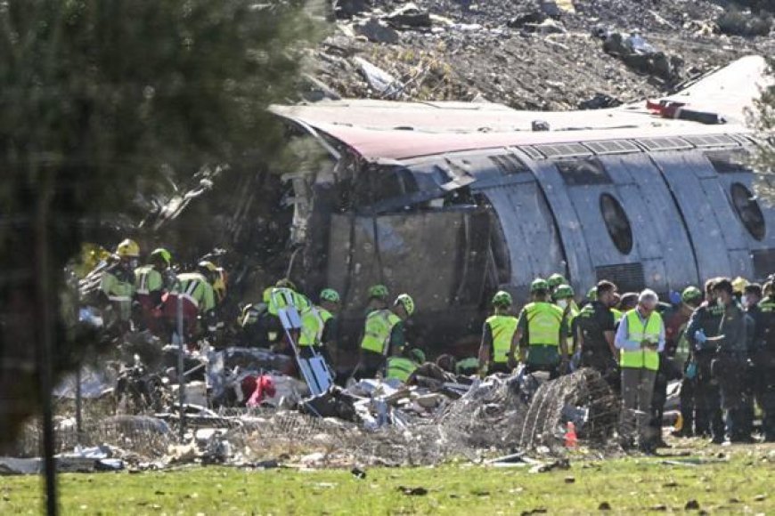 İspanya'da tren faciası! Bölgeden sıcak görüntüler