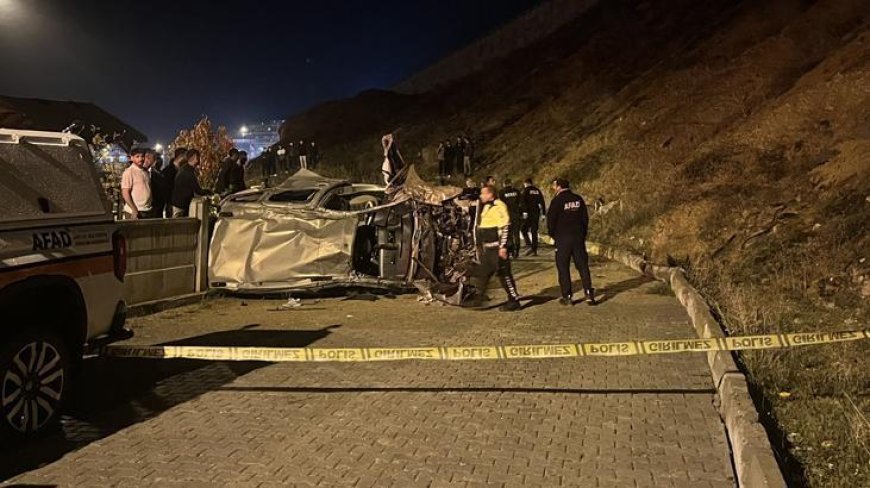 Erzurum'da feci kaza! Şarampole devrilen araçtaki 2 kişi öldü, 2 kişi ağır yaralandı