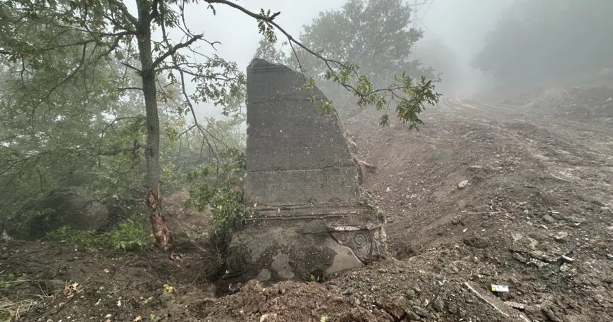 Sakarya'da yol çalışmasında antik yazıtlı taş blok bulundu